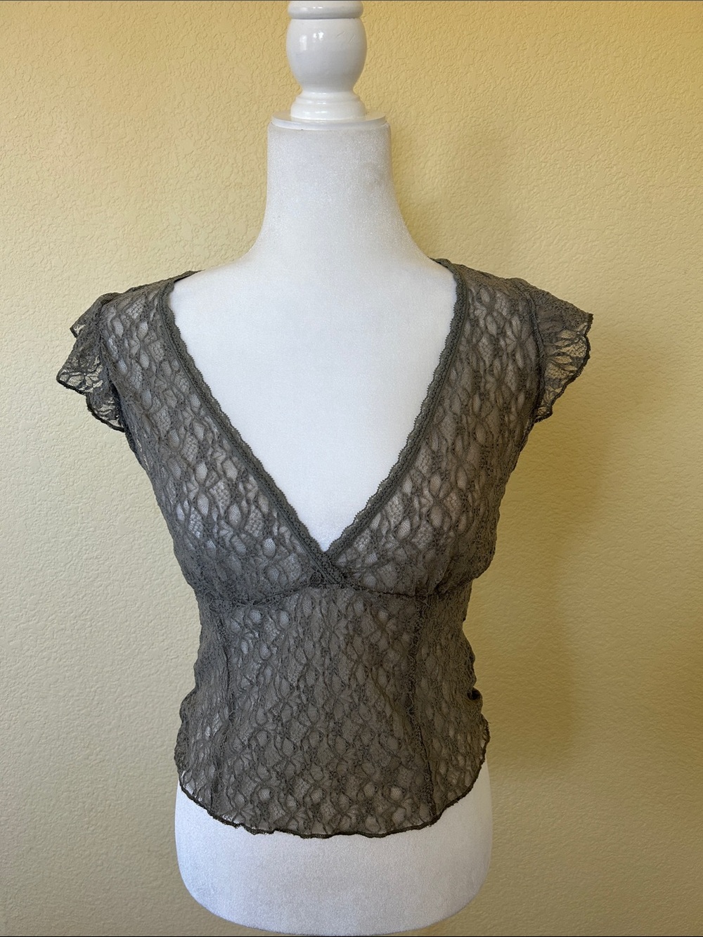 Cotton On Olive Lace V‑Neck Cap Sleeve Top